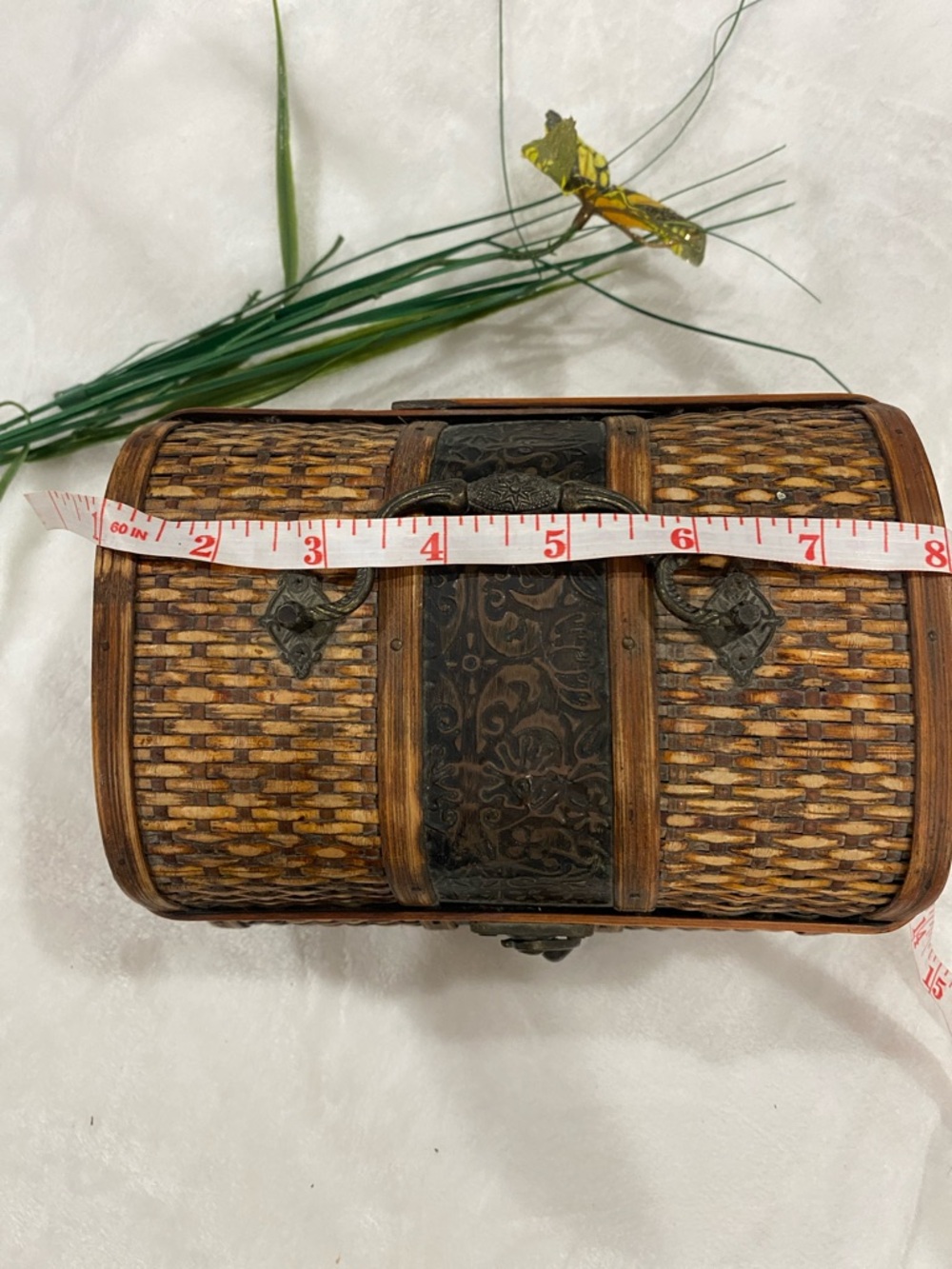 VINTAGE Woven Rattan Treasure Chest Jewelry Box - Brown - Picture 10 of 11